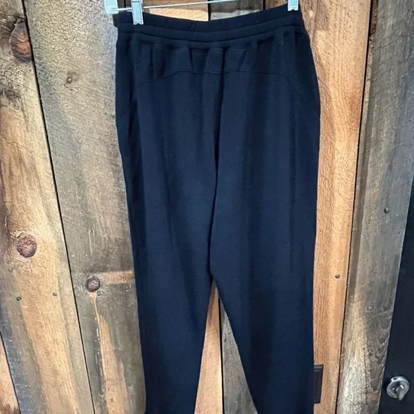 SPANX Black Air Essential Pants with Elastic Waistband and Tapered Legs - Picture 3 of 3